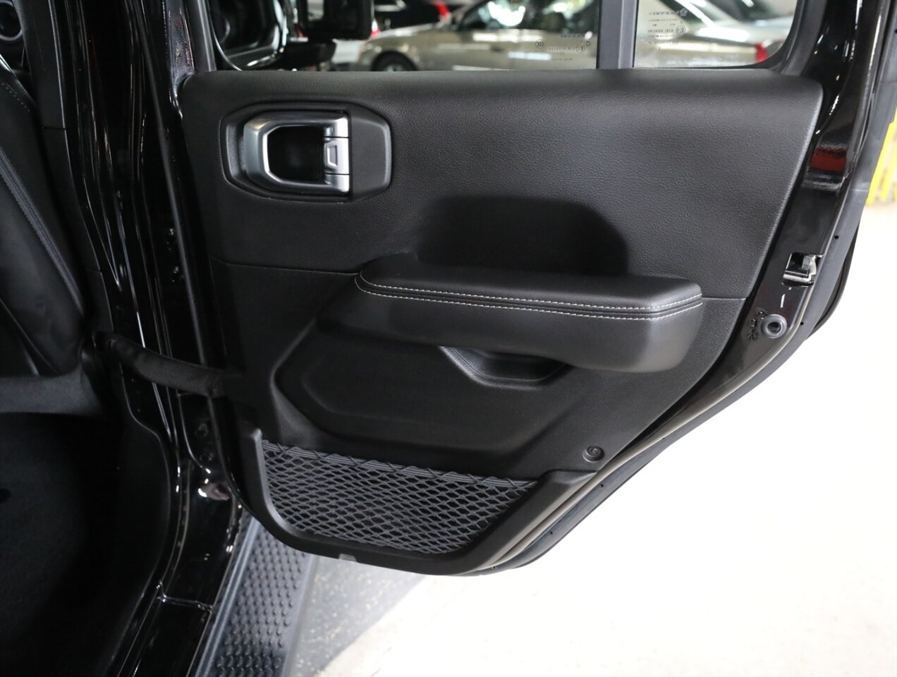 2023 Jeep Wrangler Sahara 4-Door 4x4 - Photo 22 - Addison, IL 60101