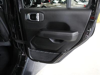 2023 Jeep Wrangler Sahara 4-Door 4x4 - Photo 22 - Addison, IL 60101