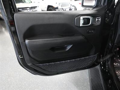 2023 Jeep Wrangler Sahara 4-Door 4x4 - Photo 31 - Addison, IL 60101