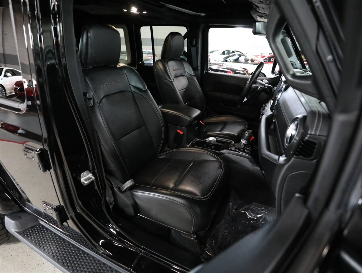 2023 Jeep Wrangler Sahara 4-Door 4x4 - Photo 21 - Addison, IL 60101