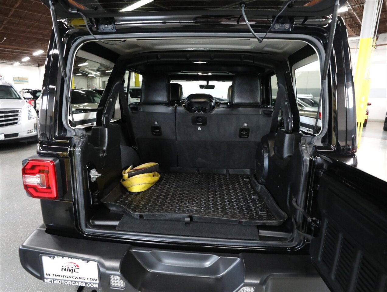 2023 Jeep Wrangler Sahara 4-Door 4x4 - Photo 25 - Addison, IL 60101