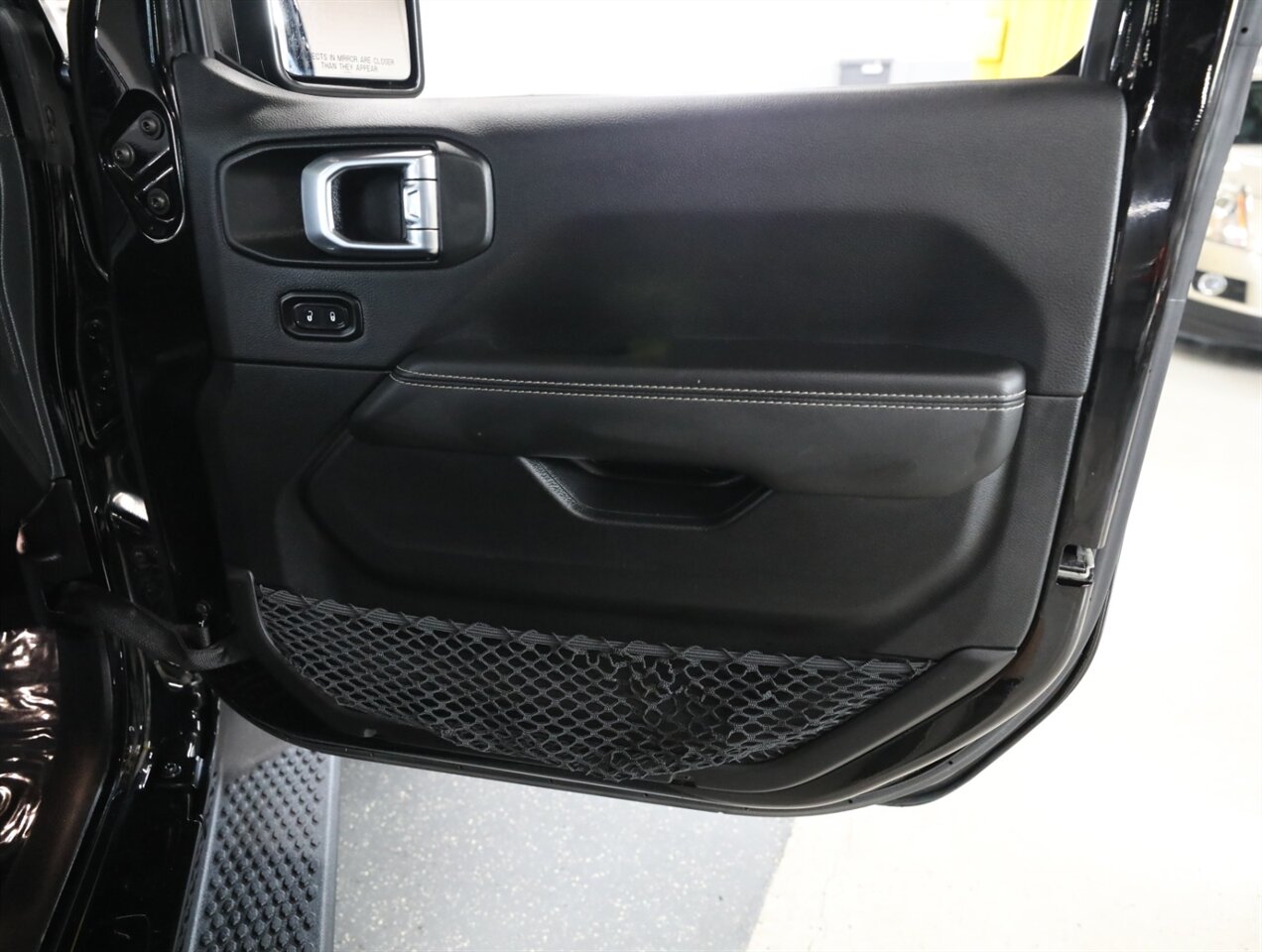 2023 Jeep Wrangler Sahara 4-Door 4x4 - Photo 19 - Addison, IL 60101