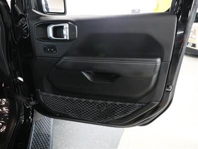2023 Jeep Wrangler Sahara 4-Door 4x4 - Photo 19 - Addison, IL 60101