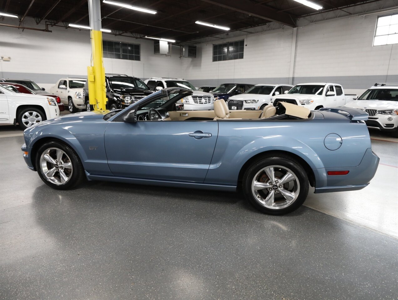 2006 Ford Mustang GT Premium Convertible - Photo 15 - Addison, IL 60101