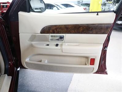 2009 Mercury Grand Marquis LS   - Photo 16 - Addison, IL 60101