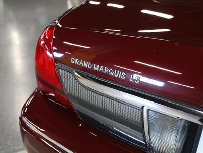 2009 Mercury Grand Marquis LS   - Photo 12 - Addison, IL 60101