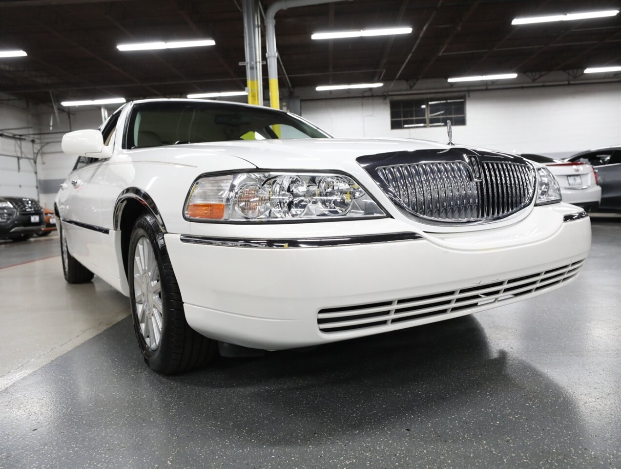 2003 Lincoln Town Car Executive - Photo 42 - Addison, IL 60101