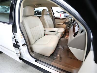 2003 Lincoln Town Car Executive - Photo 17 - Addison, IL 60101