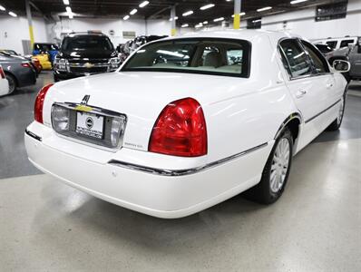 2003 Lincoln Town Car Executive - Photo 9 - Addison, IL 60101