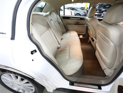 2003 Lincoln Town Car Executive - Photo 20 - Addison, IL 60101