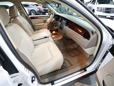 2003 Lincoln Town Car Executive - Photo 16 - Addison, IL 60101