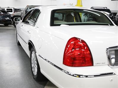 2003 Lincoln Town Car Executive - Photo 12 - Addison, IL 60101