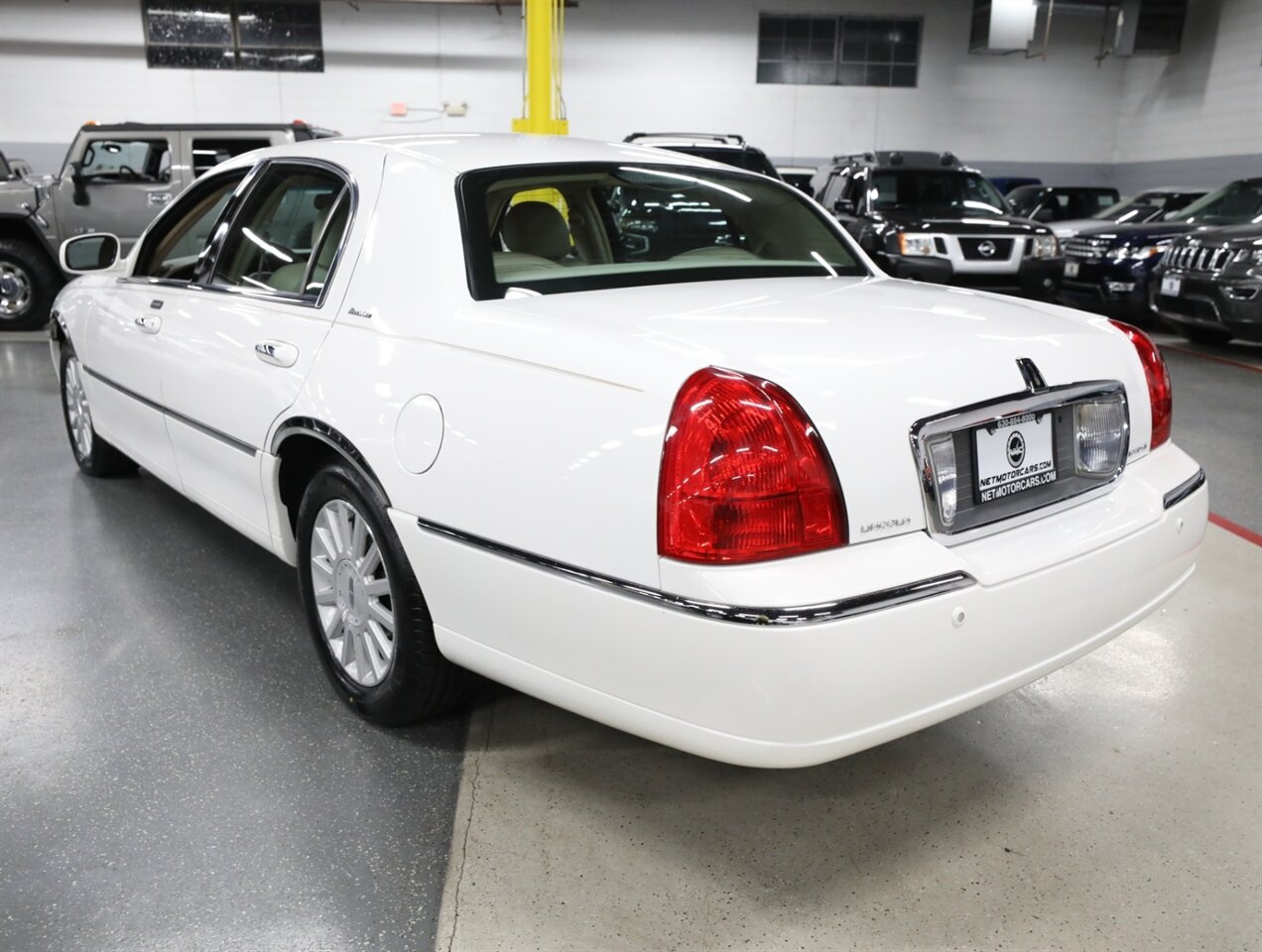 2003 Lincoln Town Car Executive - Photo 11 - Addison, IL 60101