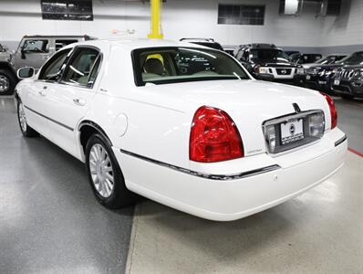 2003 Lincoln Town Car Executive - Photo 11 - Addison, IL 60101