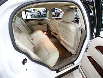 2003 Lincoln Town Car Executive - Photo 19 - Addison, IL 60101