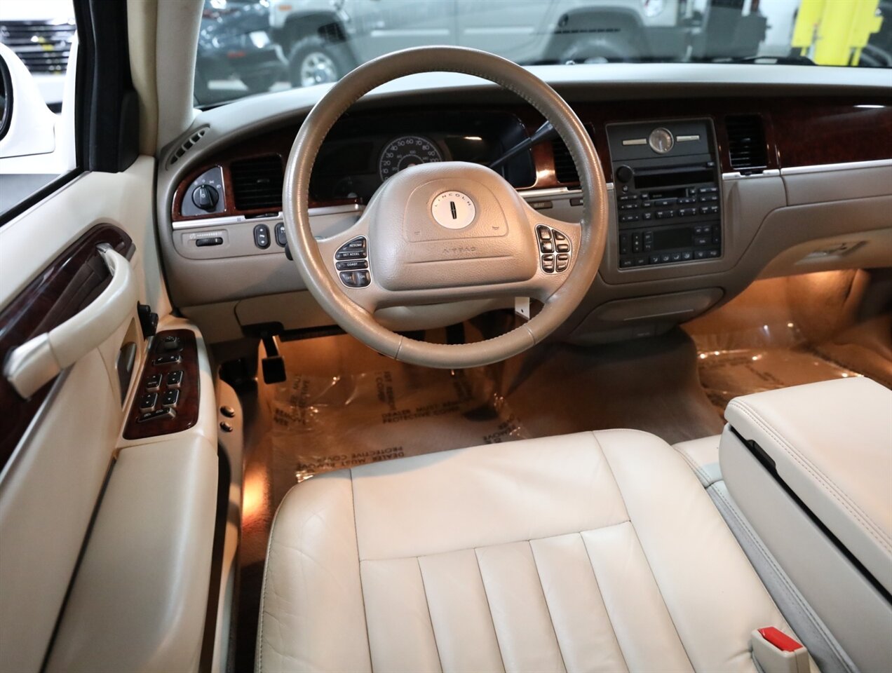 2003 Lincoln Town Car Executive - Photo 25 - Addison, IL 60101