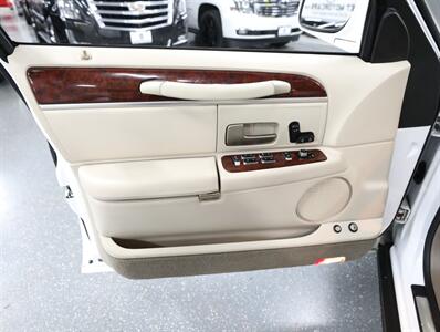 2003 Lincoln Town Car Executive - Photo 26 - Addison, IL 60101