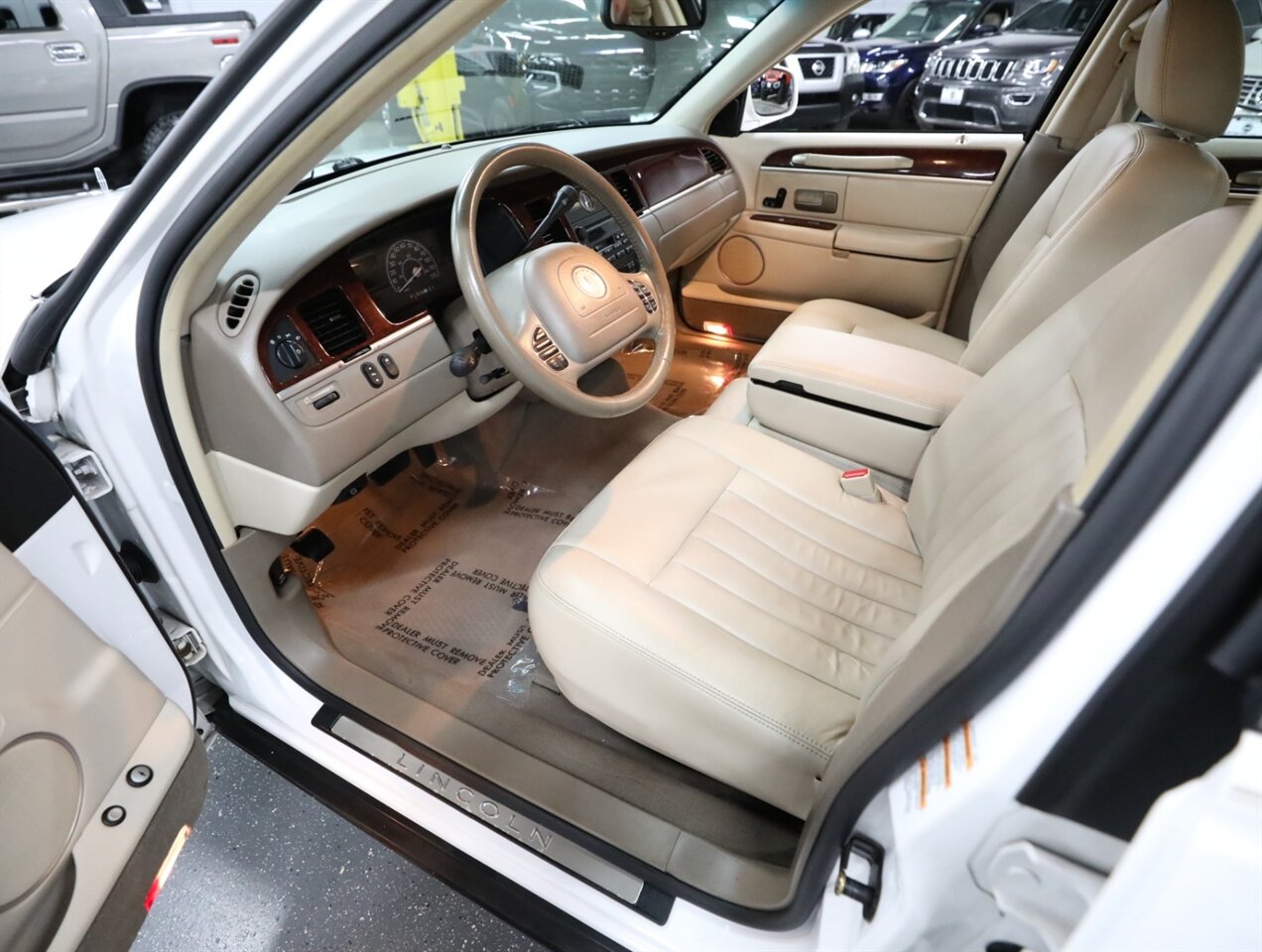 2003 Lincoln Town Car Executive - Photo 27 - Addison, IL 60101