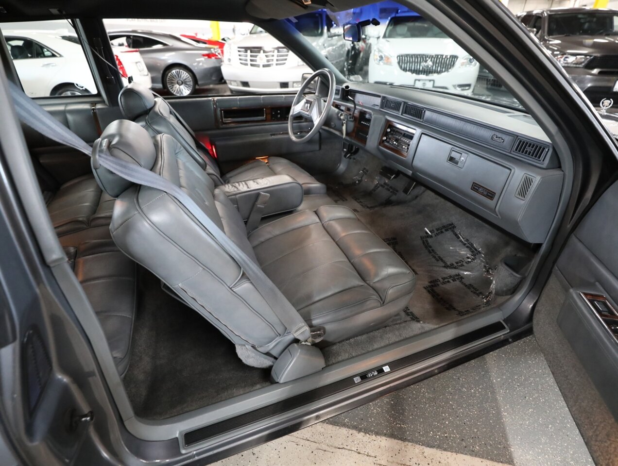 1986 Cadillac DeVille - Photo 26 - Addison, IL 60101