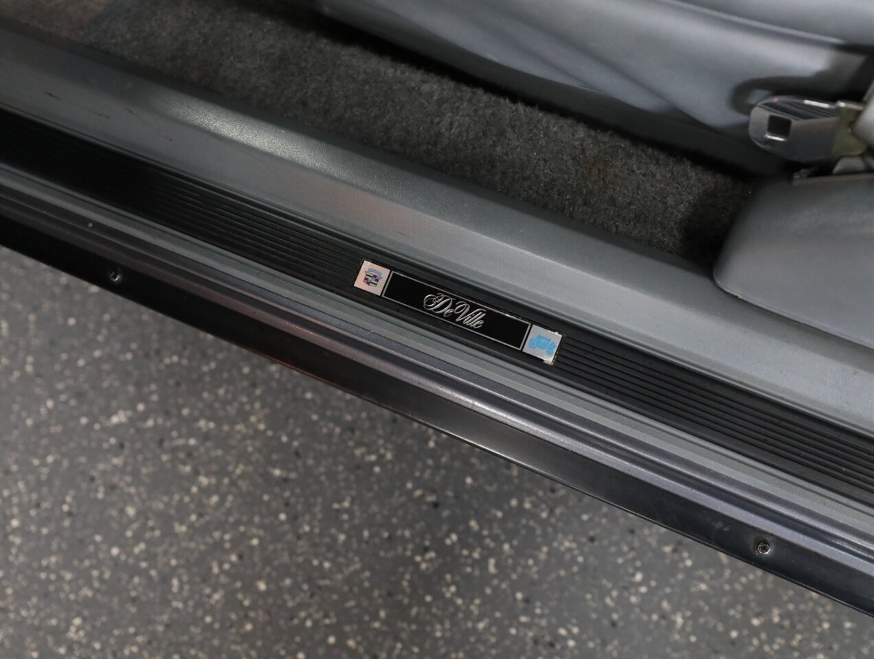 1986 Cadillac DeVille - Photo 39 - Addison, IL 60101