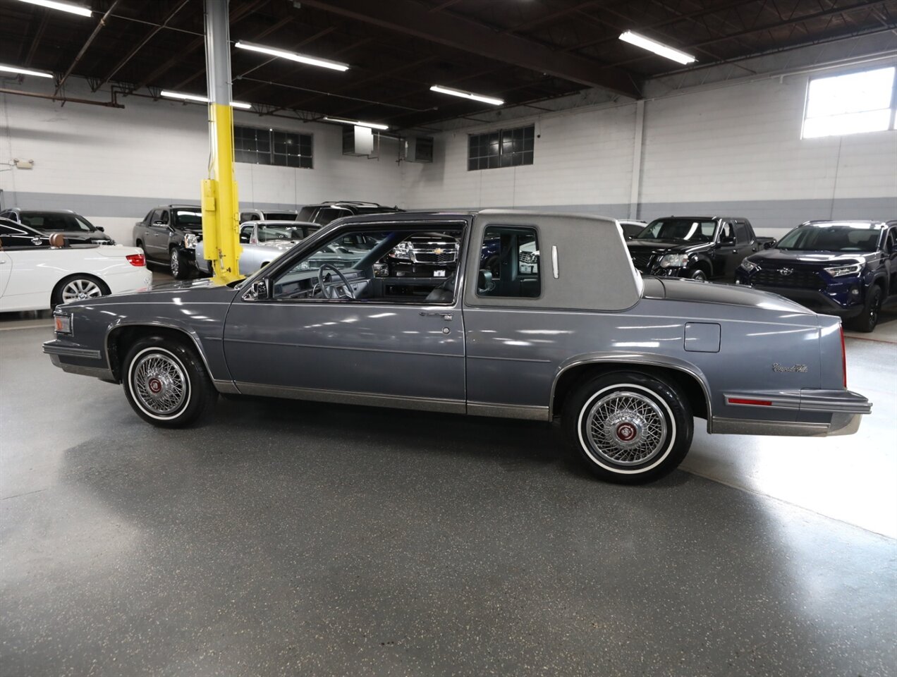 1986 Cadillac DeVille - Photo 22 - Addison, IL 60101