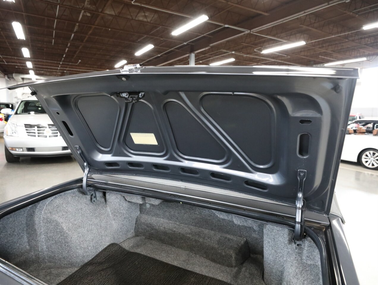 1986 Cadillac DeVille - Photo 30 - Addison, IL 60101