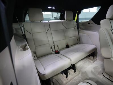 2023 Cadillac Escalade Premium Luxury 4WD   - Photo 22 - Addison, IL 60101