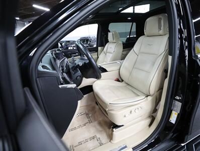2023 Cadillac Escalade Premium Luxury 4WD   - Photo 36 - Addison, IL 60101