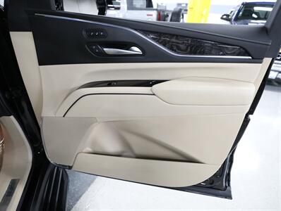 2023 Cadillac Escalade Premium Luxury 4WD   - Photo 16 - Addison, IL 60101