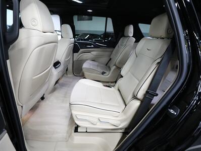 2023 Cadillac Escalade Premium Luxury 4WD   - Photo 30 - Addison, IL 60101