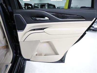 2023 Cadillac Escalade Premium Luxury 4WD   - Photo 19 - Addison, IL 60101