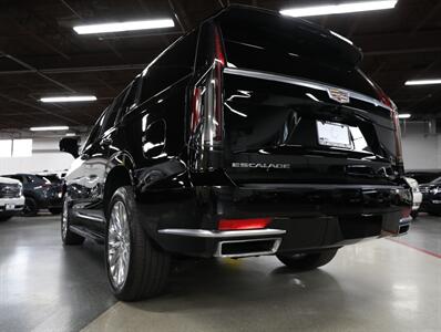 2023 Cadillac Escalade Premium Luxury 4WD   - Photo 12 - Addison, IL 60101