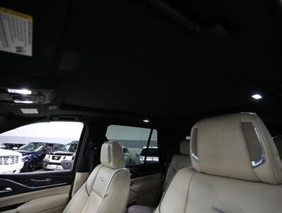 2023 Cadillac Escalade Premium Luxury 4WD   - Photo 38 - Addison, IL 60101