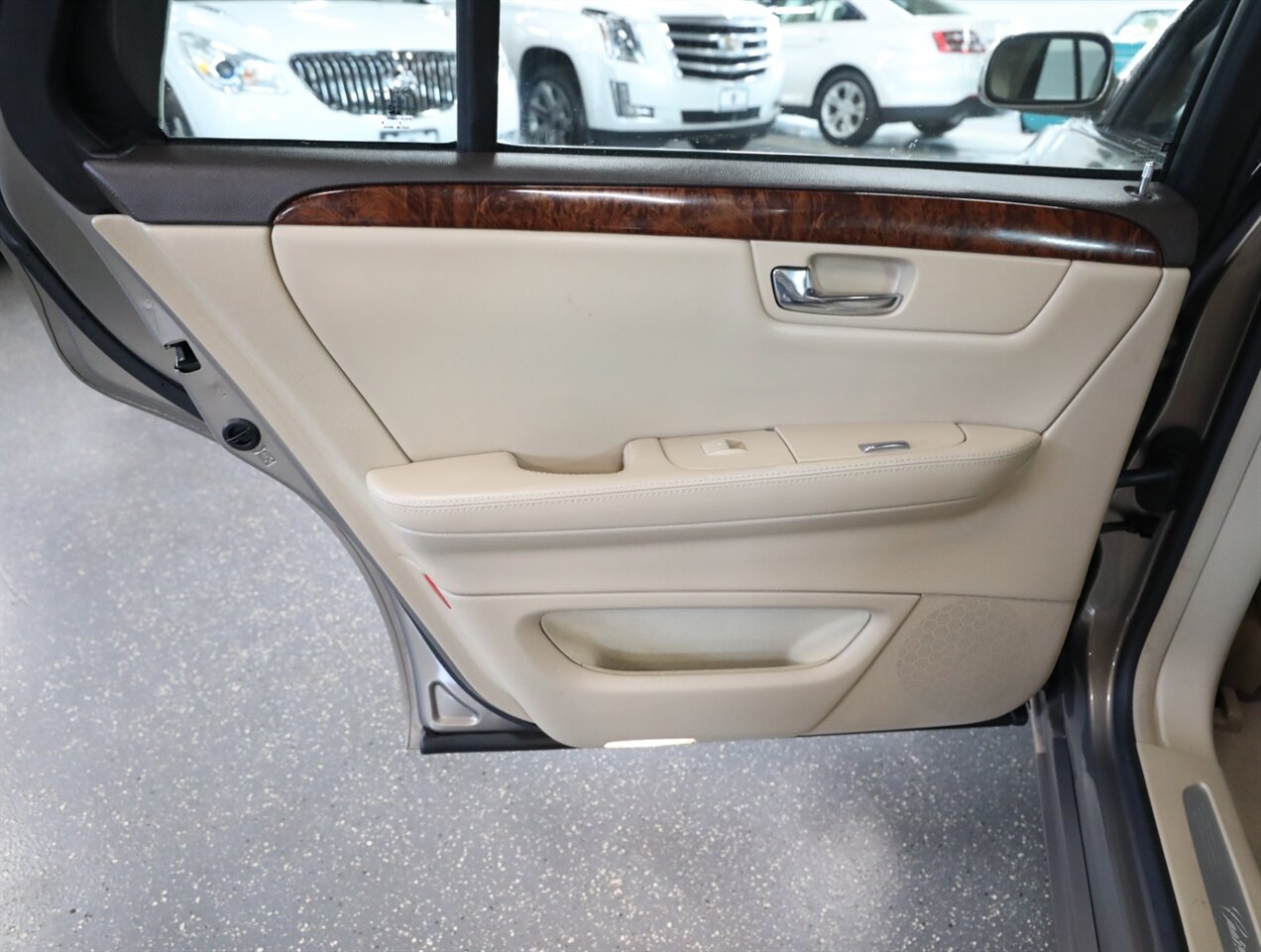 2007 Cadillac DTS Luxury I - Photo 25 - Addison, IL 60101