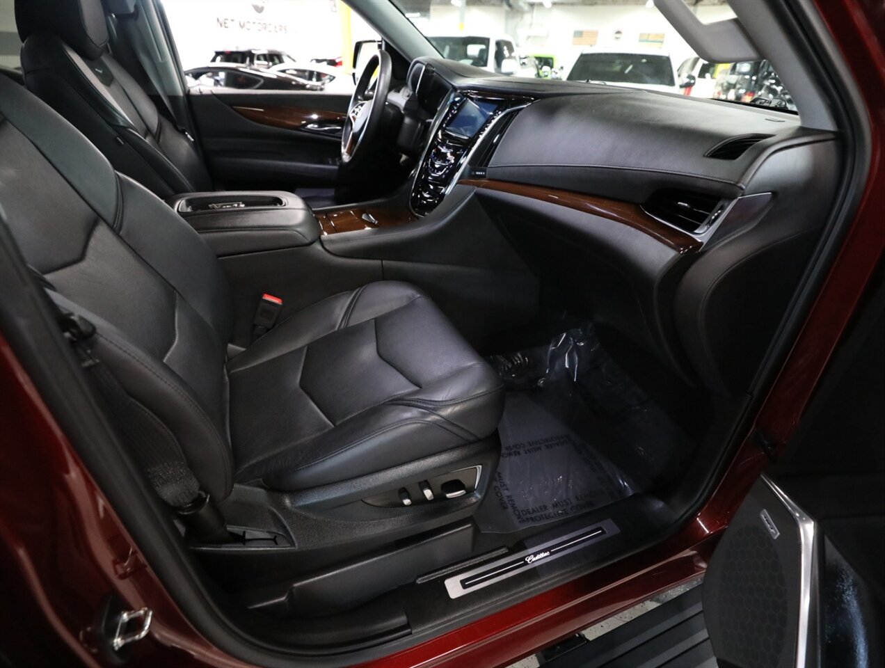 2018 Cadillac Escalade Premium Luxury 4WD - Photo 17 - Addison, IL 60101