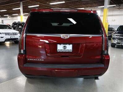 2018 Cadillac Escalade Premium Luxury 4WD   - Photo 10 - Addison, IL 60101