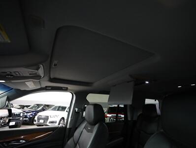 2018 Cadillac Escalade Premium Luxury 4WD   - Photo 38 - Addison, IL 60101
