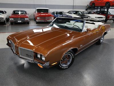 1972 Oldsmobile Cutlass Convertible - Photo 2 - Addison, IL 60101