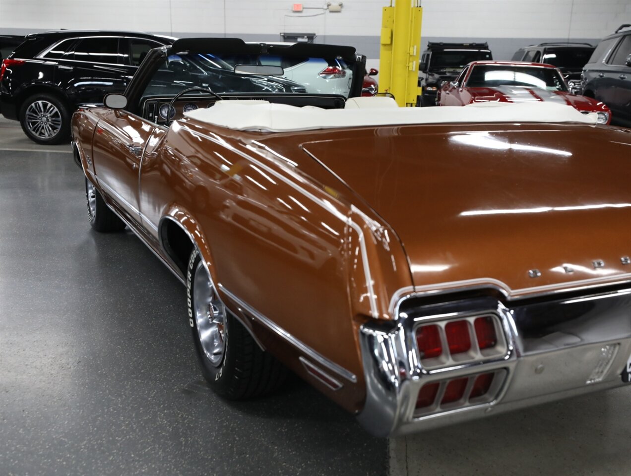1972 Oldsmobile Cutlass Convertible - Photo 21 - Addison, IL 60101