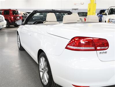 2013 Volkswagen Eos Komfort SULEV   - Photo 23 - Addison, IL 60101