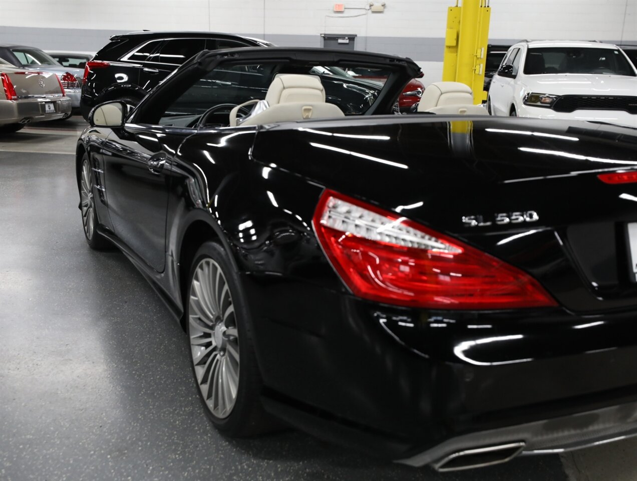 2016 Mercedes-Benz SL 550 - Photo 15 - Addison, IL 60101