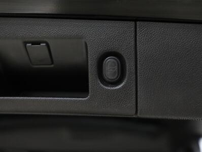 2018 Cadillac Escalade Luxury 4WD - Photo 26 - Addison, IL 60101