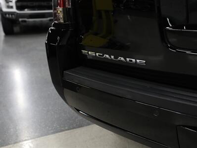 2018 Cadillac Escalade Luxury 4WD - Photo 11 - Addison, IL 60101