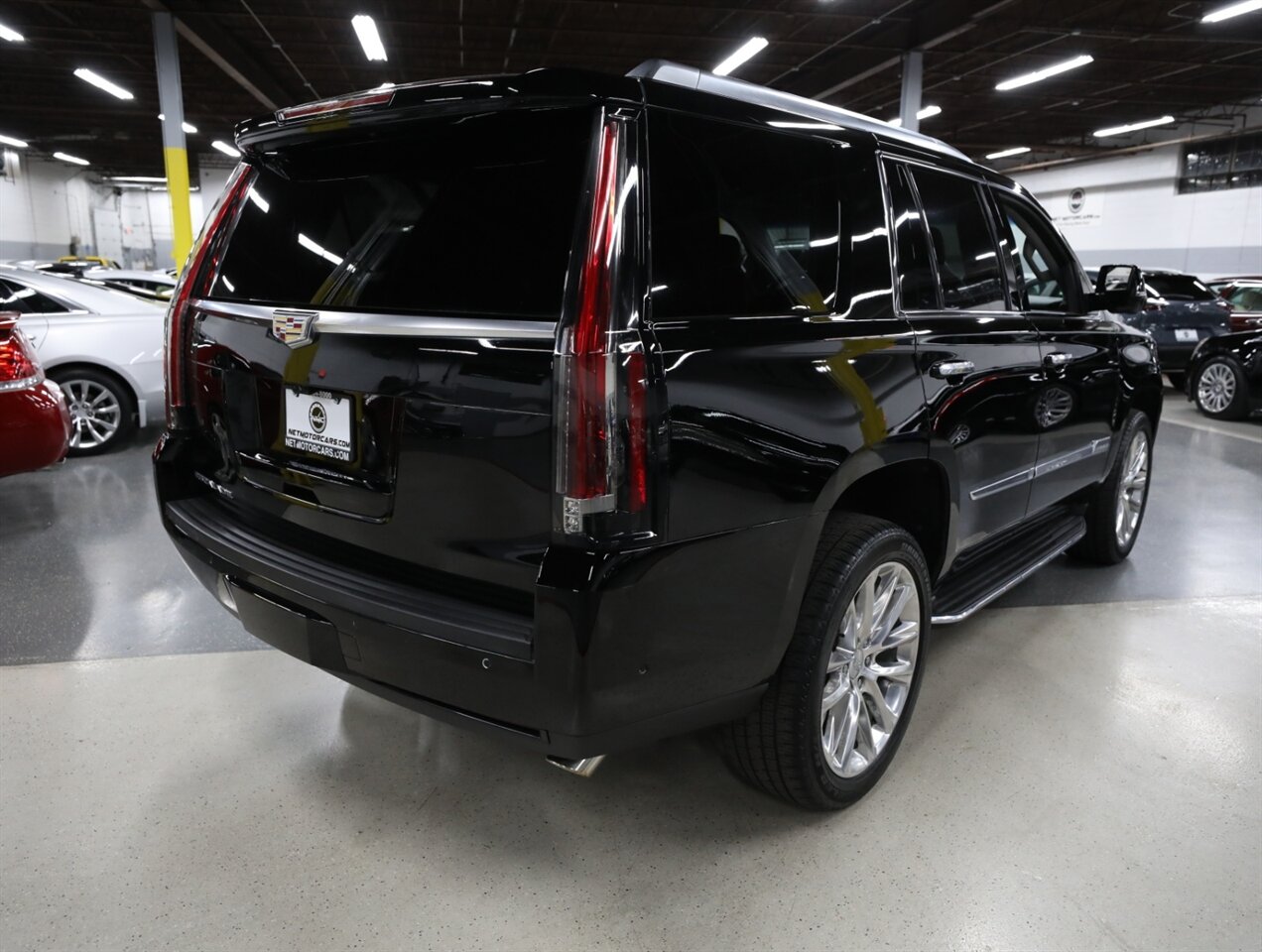2018 Cadillac Escalade Luxury 4WD - Photo 9 - Addison, IL 60101
