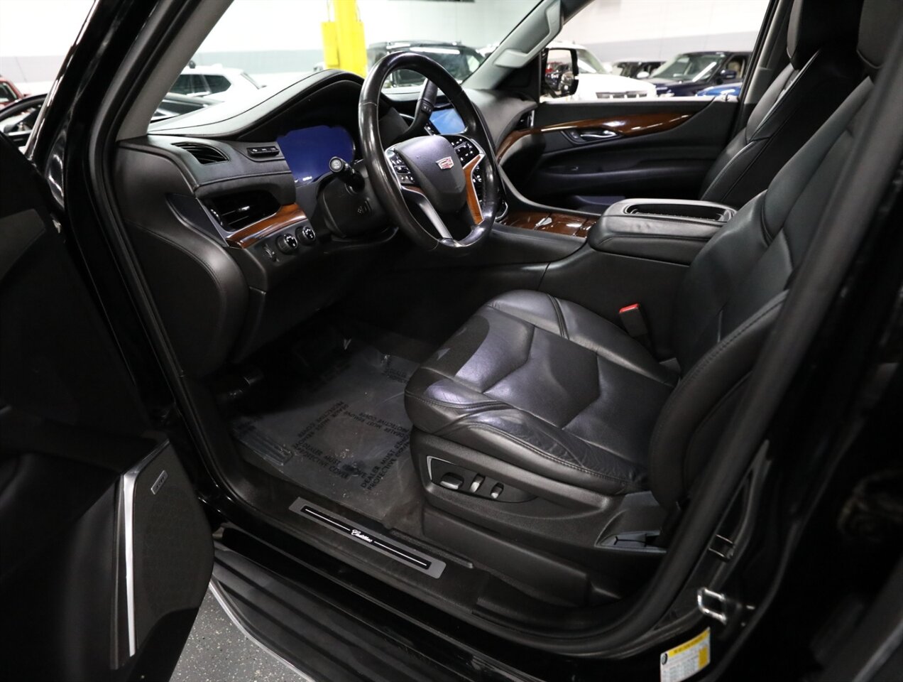 2018 Cadillac Escalade Luxury 4WD - Photo 34 - Addison, IL 60101