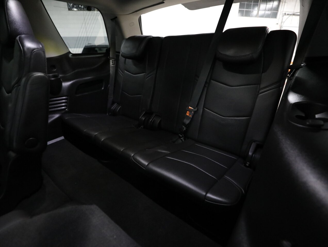 2018 Cadillac Escalade Luxury 4WD - Photo 25 - Addison, IL 60101