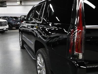 2018 Cadillac Escalade Luxury 4WD - Photo 13 - Addison, IL 60101