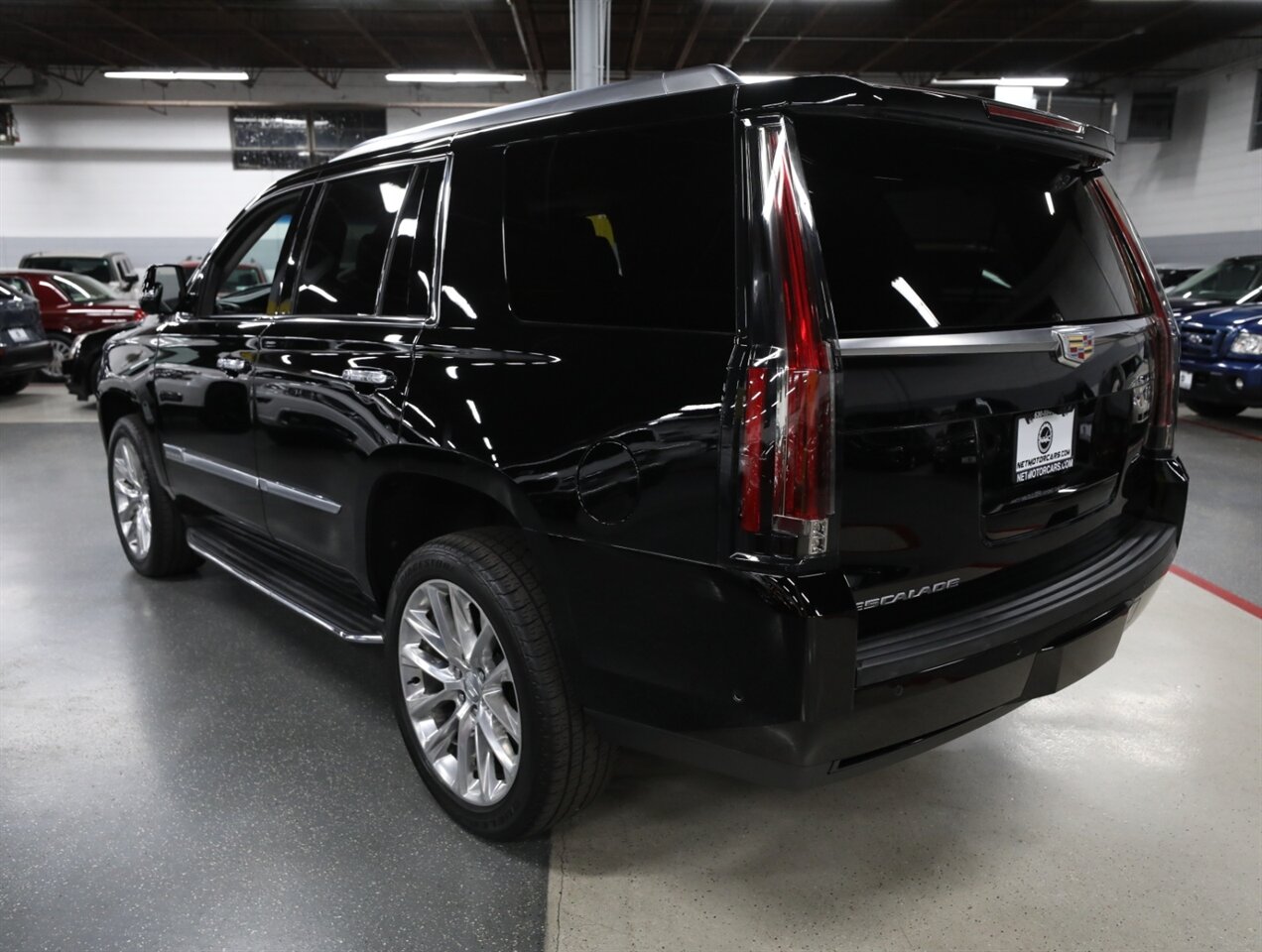 2018 Cadillac Escalade Luxury 4WD - Photo 12 - Addison, IL 60101