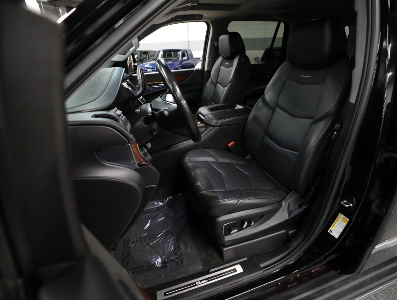 2018 Cadillac Escalade Luxury 4WD - Photo 35 - Addison, IL 60101