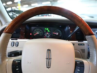 2008 Lincoln Town Car Signature Limited   - Photo 32 - Addison, IL 60101